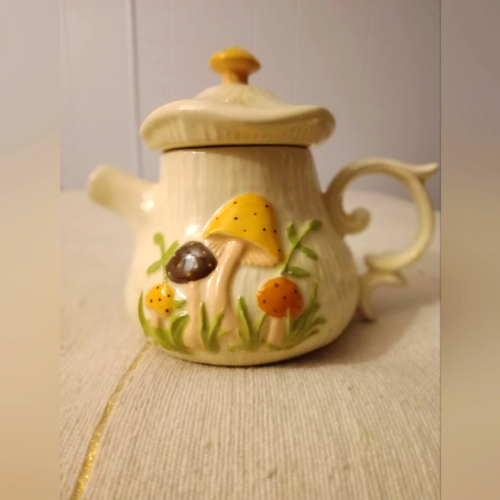 Vintage 1970's Mushroom Teapot